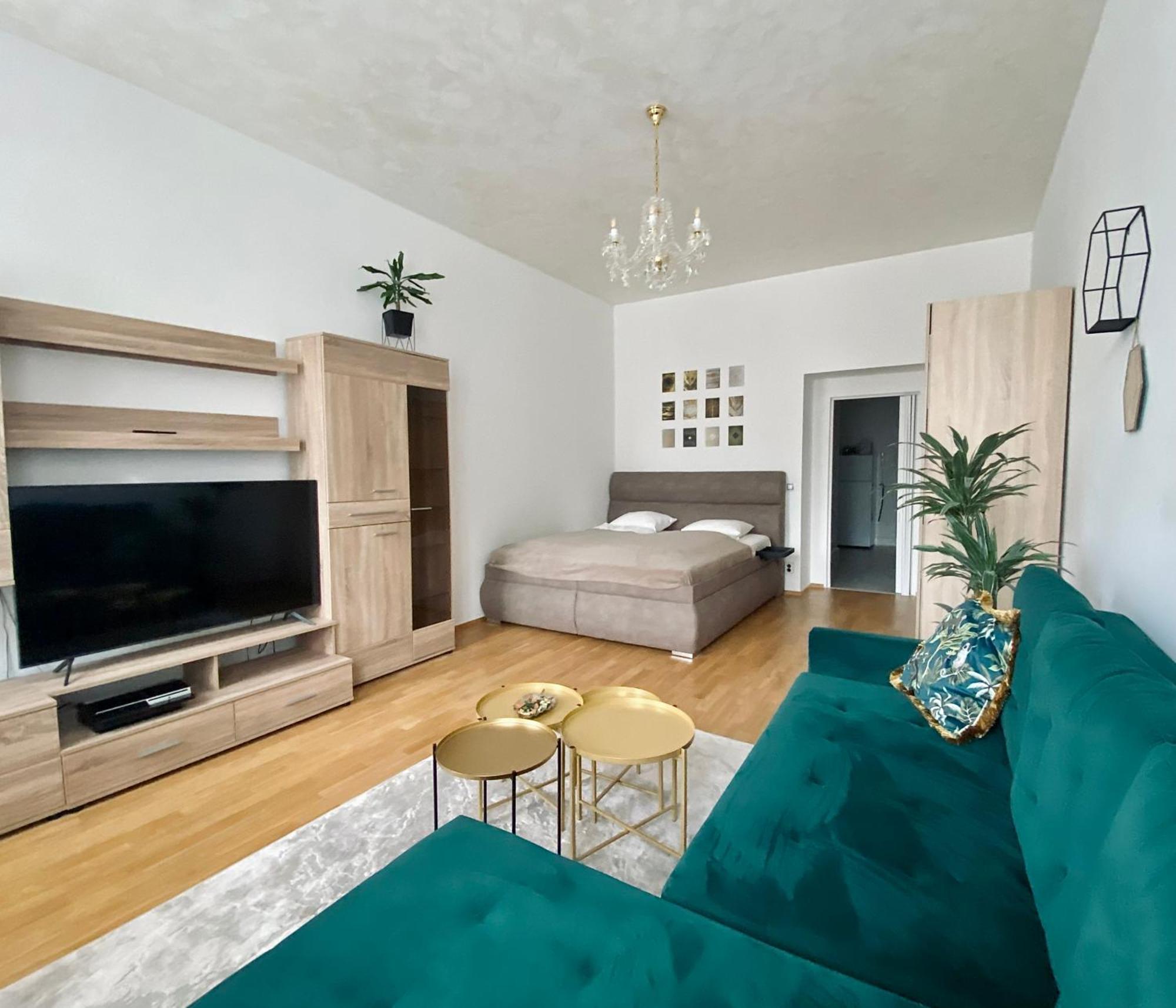 Stylish Retreat In A Lively Area *