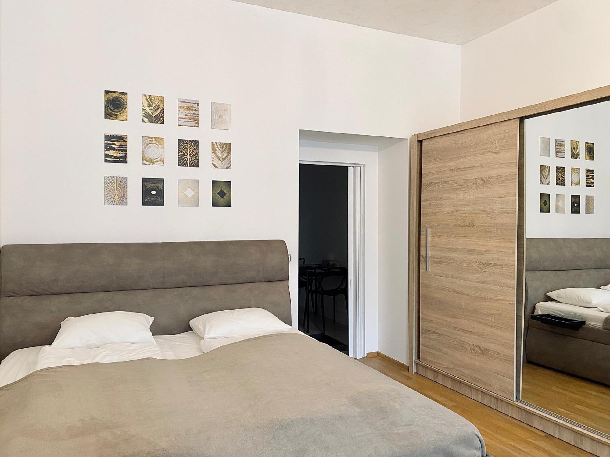 Stylish Retreat In A Lively Area Apartment Prague