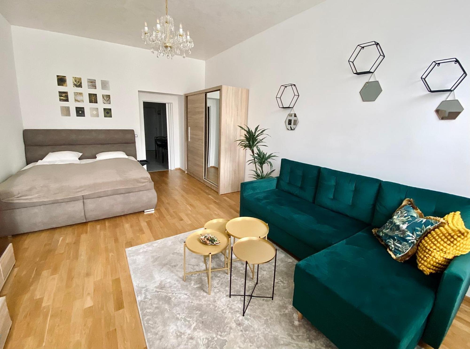 Stylish Retreat In A Lively Area *